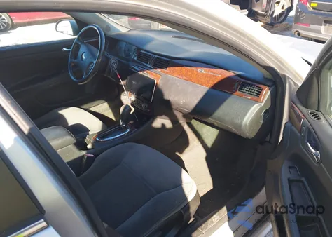 2010 Chevrolet Impala Lt z USA, uszkodzony, nr VIN 2G1WB5EKXA1235564